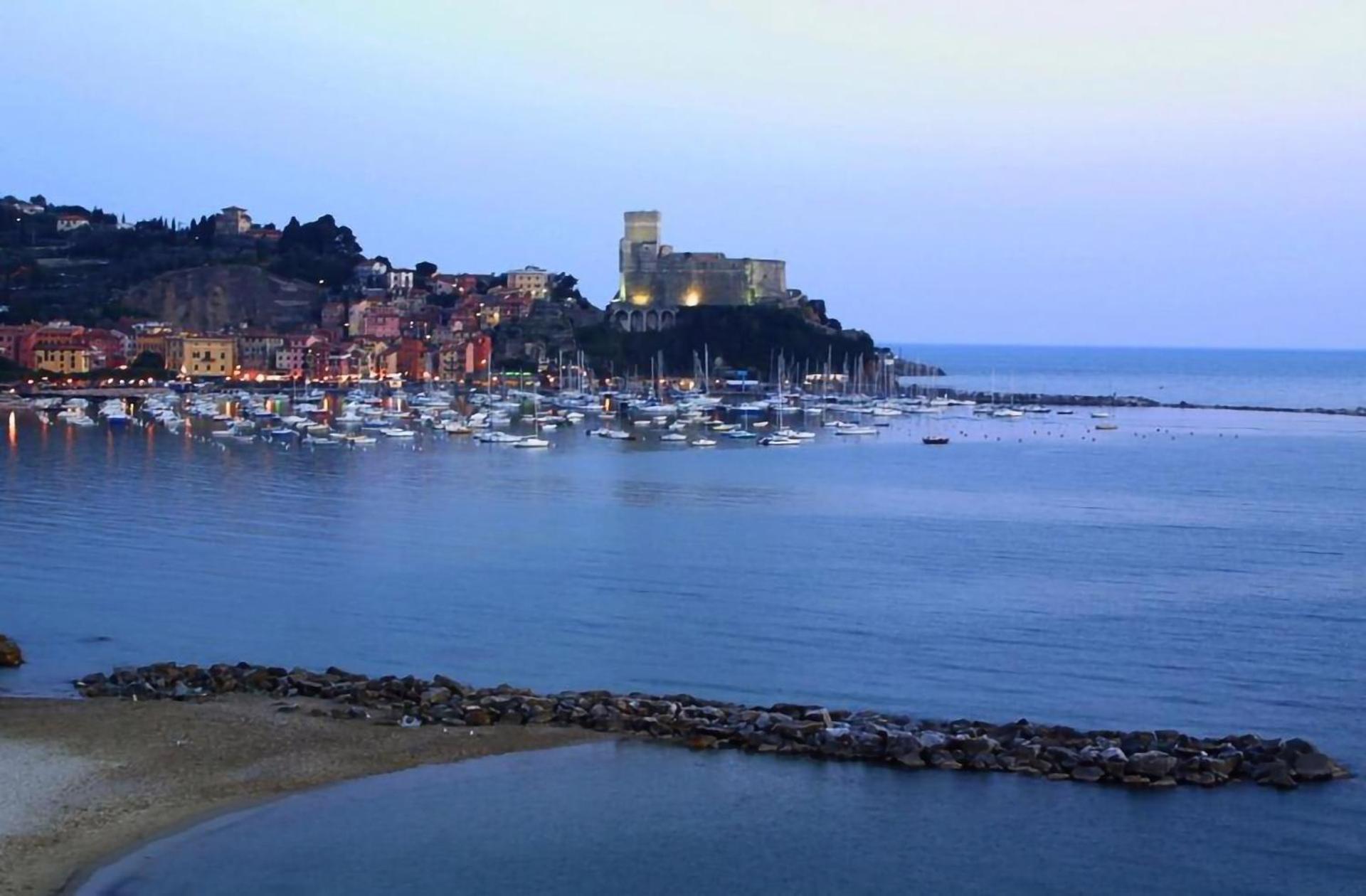 Affittacamere "In Piazzetta Da Vasco" Lerici Eksteriør billede