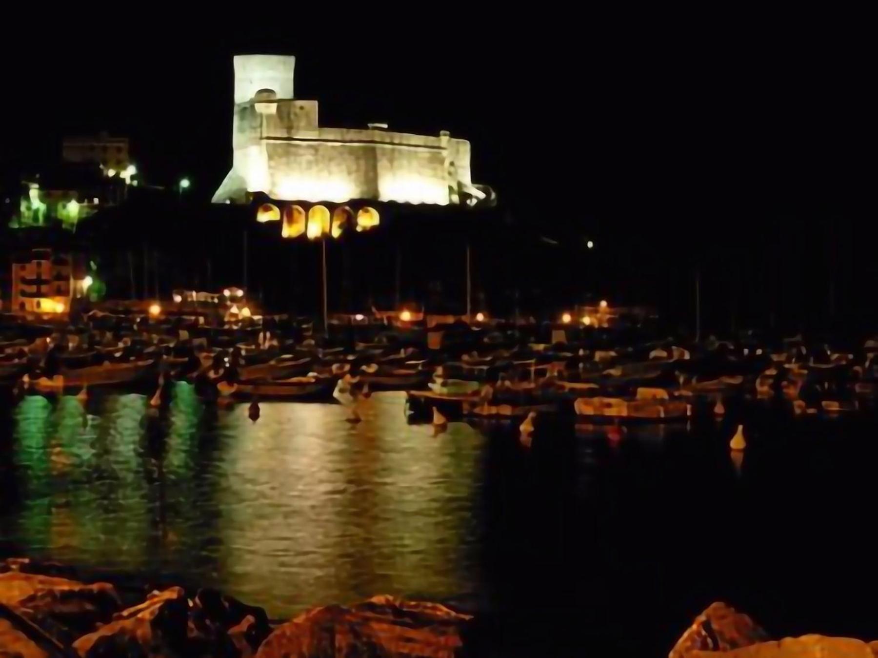 Affittacamere "In Piazzetta Da Vasco" Lerici Eksteriør billede