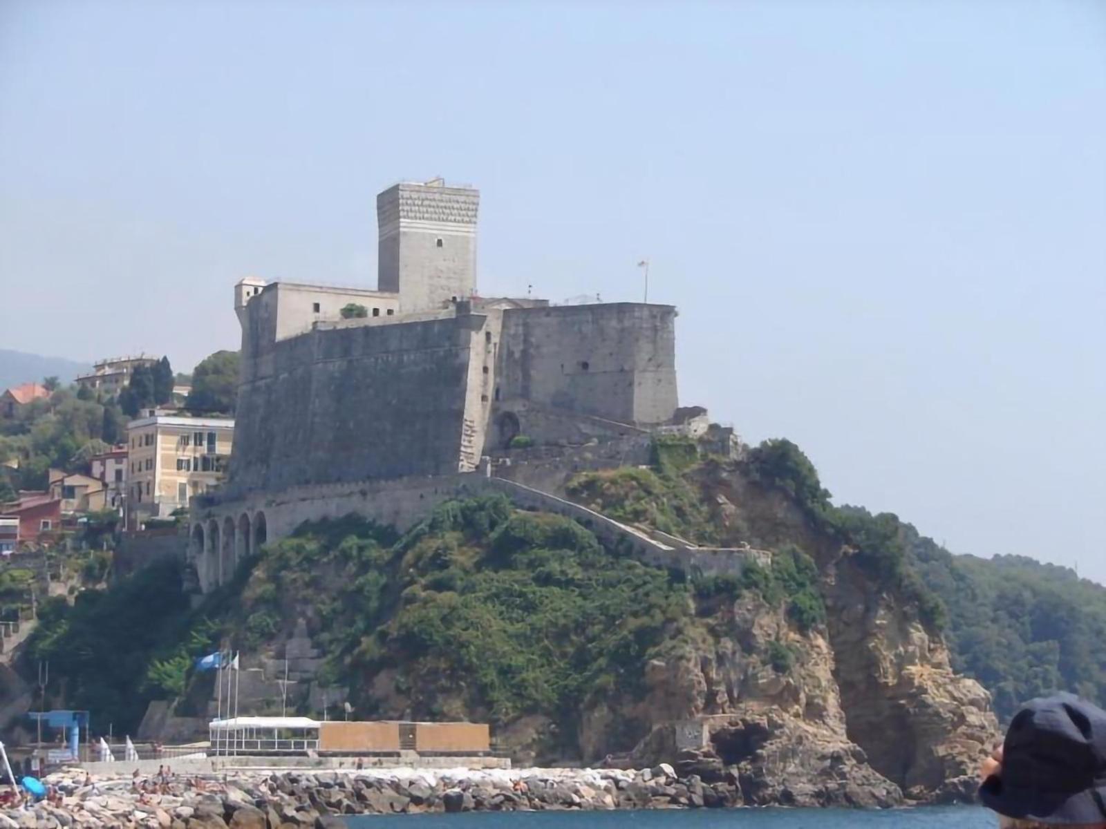 Affittacamere "In Piazzetta Da Vasco" Lerici Eksteriør billede