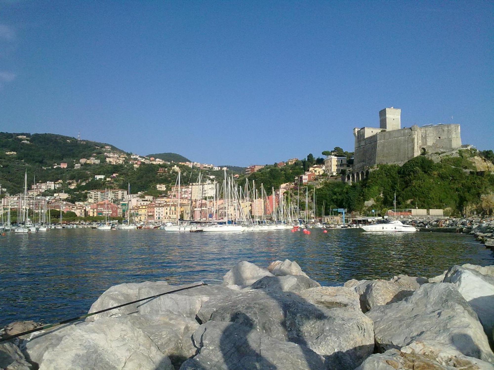 Affittacamere "In Piazzetta Da Vasco" Lerici Eksteriør billede